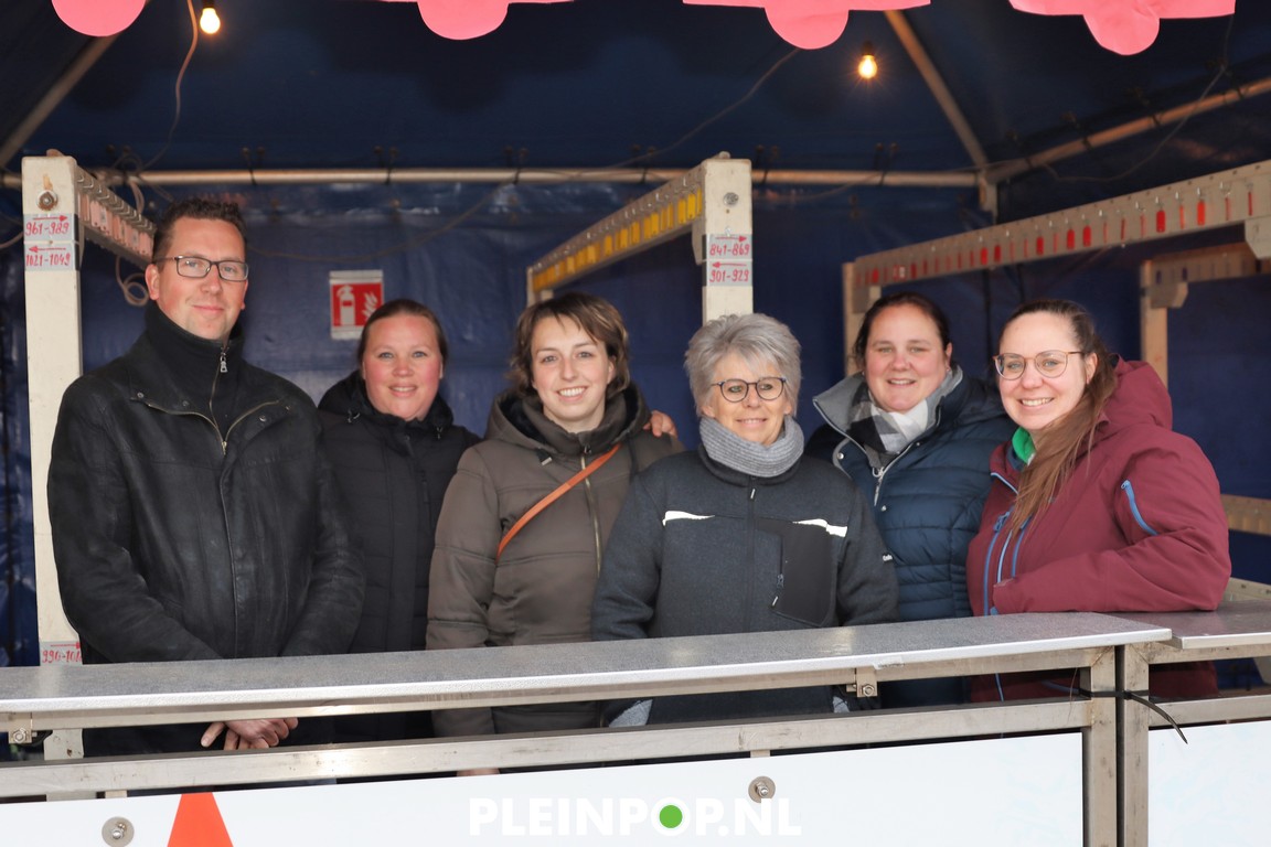 V R I J D A G     (26)